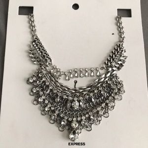 Express necklace